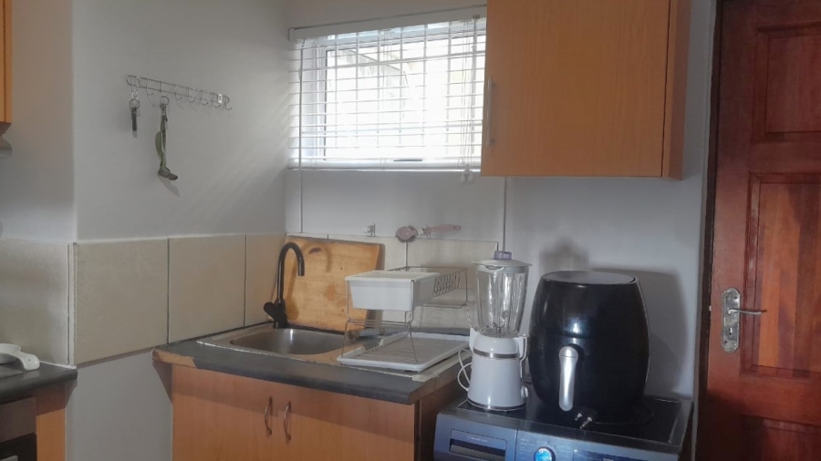 2 Bedroom Property for Sale in Whispering Pines Western Cape